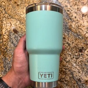 YETI 30oz Sea Foam Tumbler